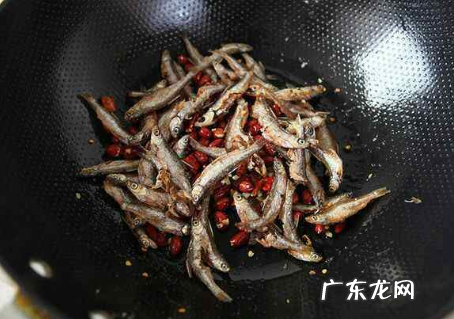 怎么样去除干梭鱼的土腥味,怎样去除鱼肉的土腥味小妙招