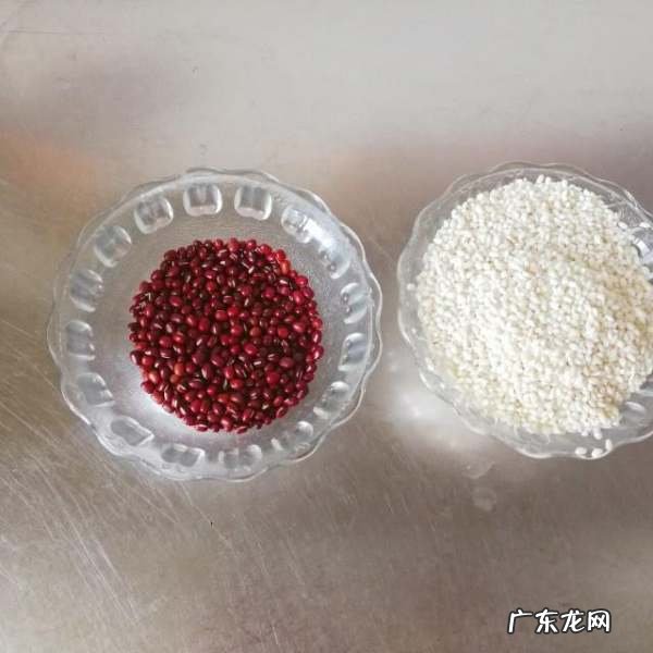 红豆可以直接煮米饭,红豆和绿豆可以一起煮饭吃
