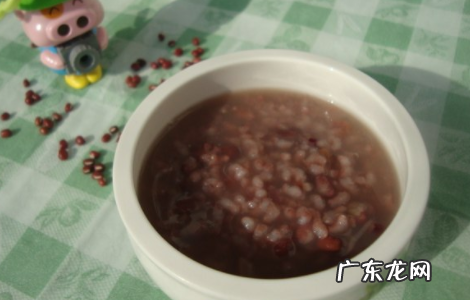 红豆可以直接煮米饭,红豆和绿豆可以一起煮饭吃