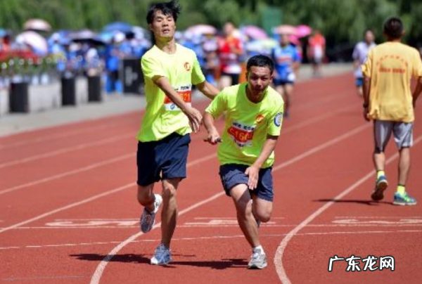 接力跑中接棒的方式有哪四种,接力比赛如何接棒不掉