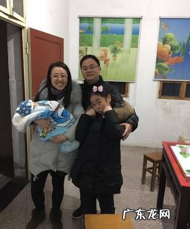孩子刚满月能判给爸爸,孩子刚满月老婆要和我离婚怎么处理