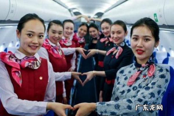飞机上如何称呼空姐,飞机上应该如何称呼空姐女生