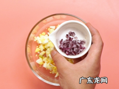 肯德基汉堡包用的什么沙拉酱,肯德基汉堡里面的白色的酱是什么味的