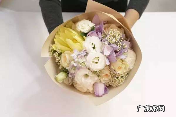 带花泥的花束怎么包装,清明花束包装技法