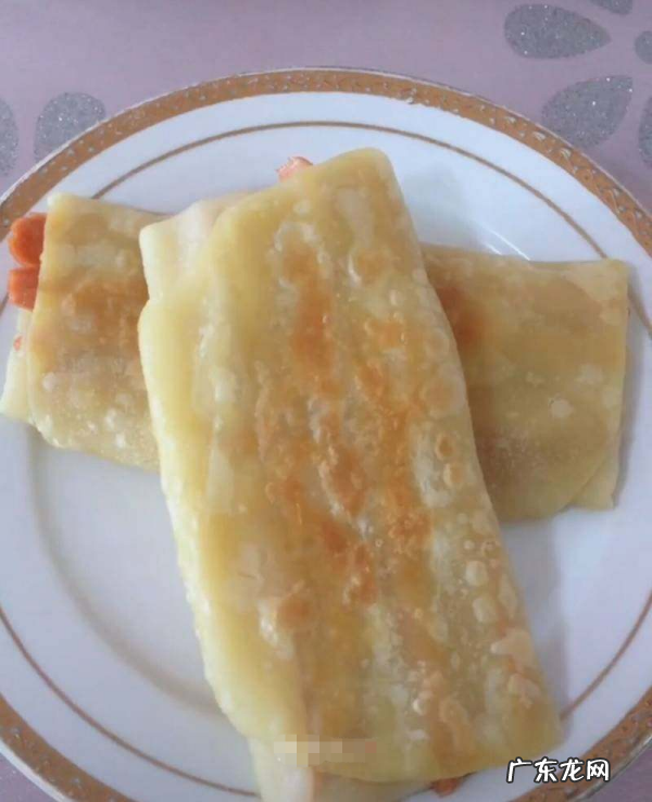 豆腐皮卷香肠的做法,用豆皮卷的素炒豆腐肠