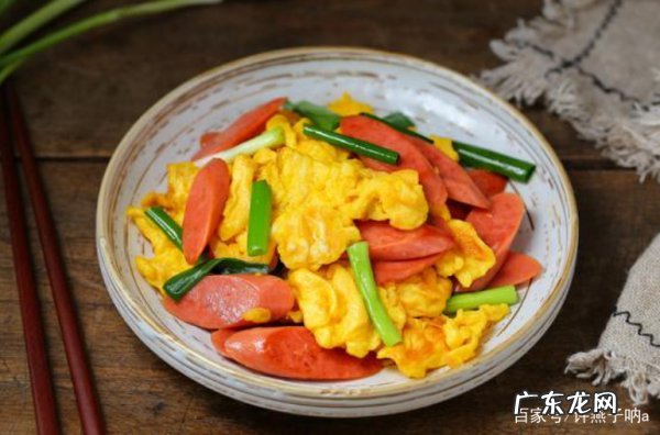 豆腐皮卷香肠的做法,用豆皮卷的素炒豆腐肠