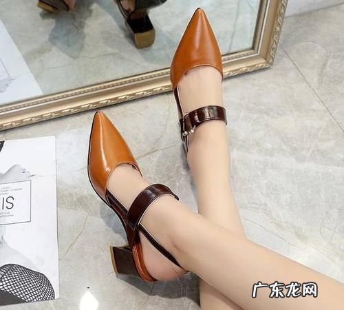 怎么穿高跟鞋一天不累,穿带跟的鞋子开车违章