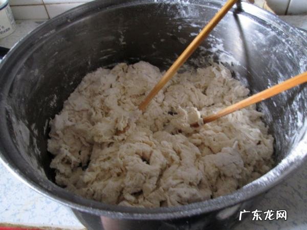 初学者怎么和面做面条,初学者怎么和面做面条用冷水还是温水