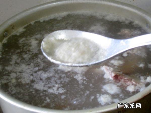 初学者怎么和面做面条,初学者怎么和面做面条用冷水还是温水