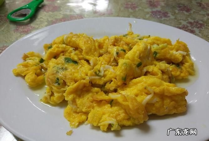 银鱼炒蛋 怎么制作银鱼炒蛋,银鱼炒蛋:一道简单又健康的家常菜