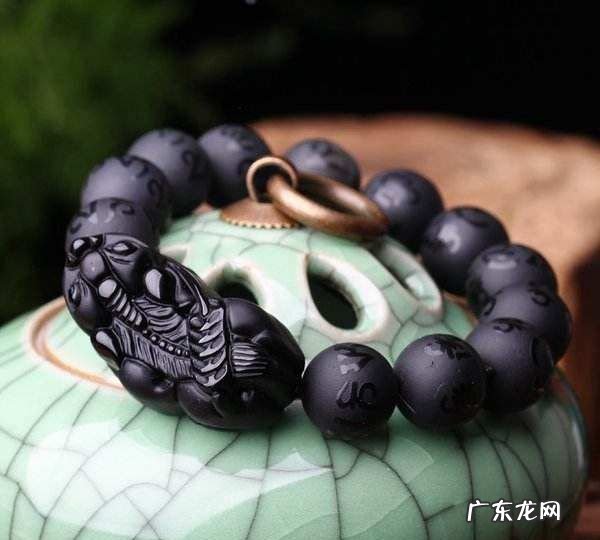 黑曜石手链戴哪只手,黑曜石手链佩戴哪只手