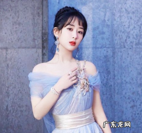 一字肩晚礼服配什么发型,穿晚礼服要配什么鞋子