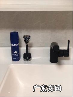 剃须泡沫怎么使,剃须泡如何使用第一次用手动剃须刀