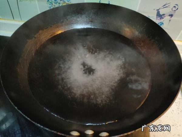 做凉粉一碗淀粉几碗水,豌豆凉粉的做法与配方比例