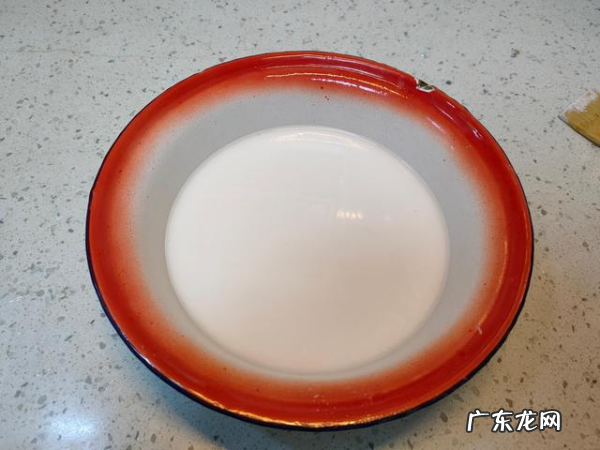 做凉粉一碗淀粉几碗水,豌豆凉粉的做法与配方比例