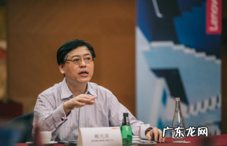28058何时上市,他把公司给外人打理了英语