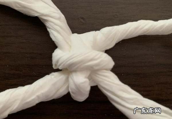 外墙安全绳怎么套上,工程施工安全带的正确系挂方法是什么意思