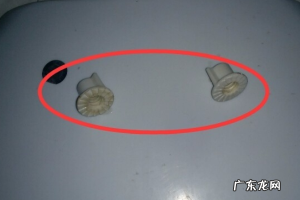 无螺丝马桶盖怎么拆,无螺丝马桶盖怎么拆
