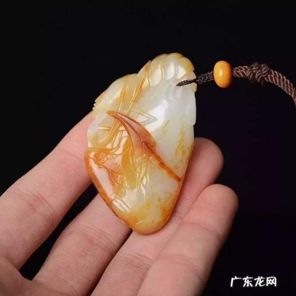 和田玉为什么越戴越油,和田玉手串盘玩后表面出油是怎么一回事