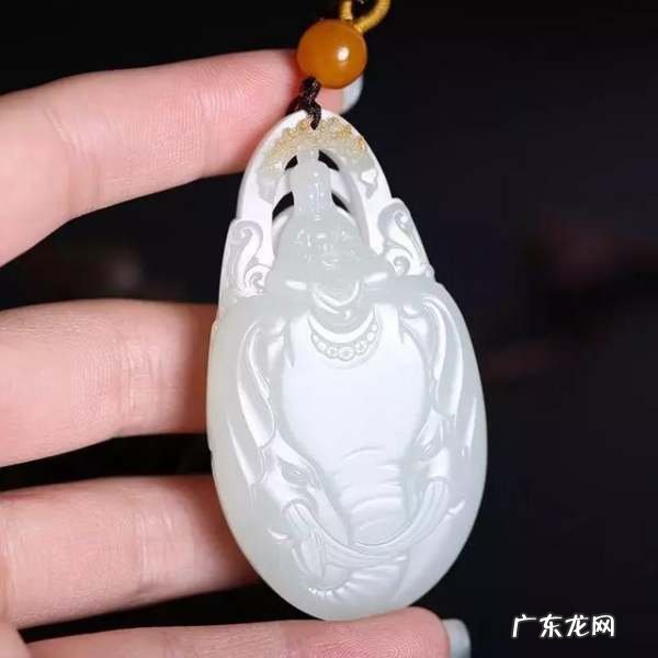 和田玉为什么越戴越油,和田玉手串盘玩后表面出油是怎么一回事