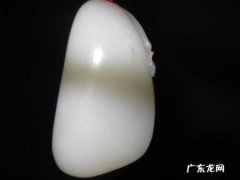 和田玉为什么越戴越油,和田玉手串盘玩后表面出油是怎么一回事