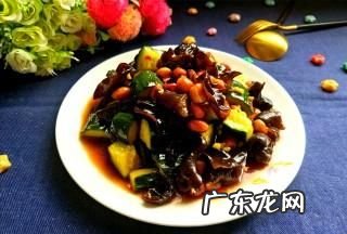 凉拌黄瓜木耳的做法,木耳葱头黄瓜怎么凉拌好吃