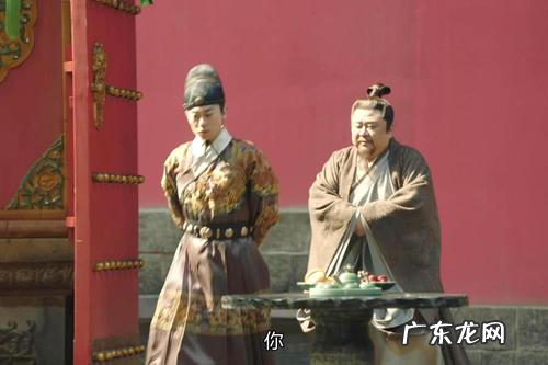 为什么说历史是惊人的相似,历史往往有惊人的相似之处谁说的