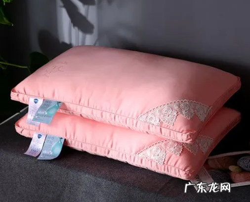 怎么洗掉枕头上的头油味,枕头上的脑油味怎么去掉
