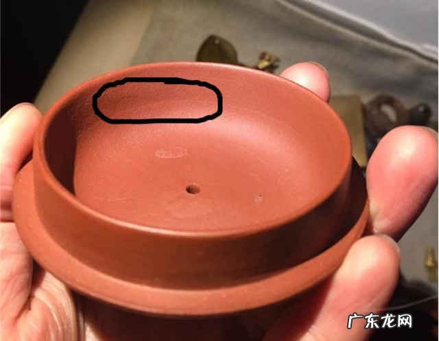 怎么辨别是不是紫砂做的壶,怎么鉴定紫砂壶真伪