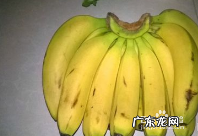 为什么香蕉熟了皮是青的,巴蕉皮黑了可以吃