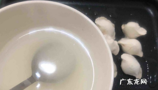 冻饺子煎饺怎么做,速冻饺子做煎饺的做法窍门