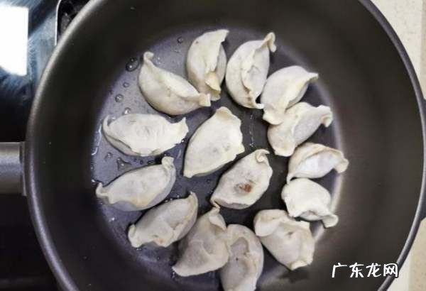 冻饺子煎饺怎么做,速冻饺子做煎饺的做法窍门