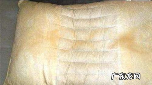 枕头上的霉斑怎么洗掉,枕头发霉了怎么处理才能快速洗掉