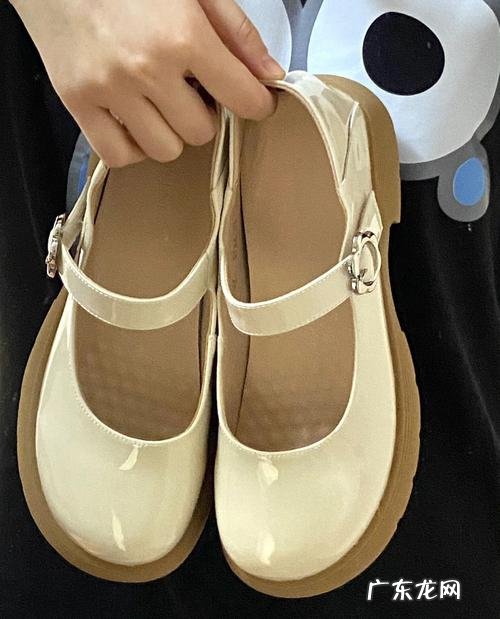 玛丽珍鞋是什么风格的,什么是玛丽珍鞋