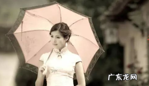 岁月从不败美人出自哪,白发戴花君莫笑岁月从不败美人什么意思