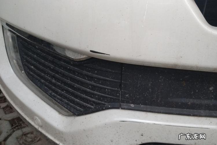 白色车子黑色擦痕如何去掉,白色车牌是什么车