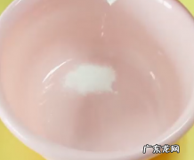 白鞋洗完发黄怎么去除,白鞋洗完发黄怎么去除