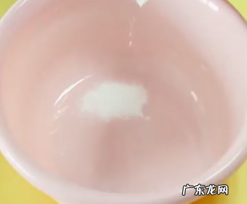 白鞋洗完发黄怎么去除,白鞋洗完发黄怎么去除