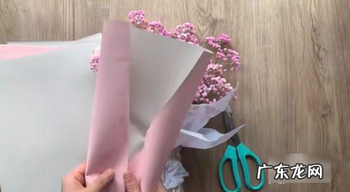带花泥的花束怎么包装,花束怎么包装 教程简单