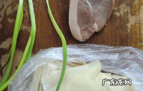 抄手馅要放些什么调料,抄手馅里要放什么佐料好吃