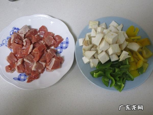 黑椒菠萝牛肉粒的做法,黑椒牛肉粒怎么做好吃又嫩