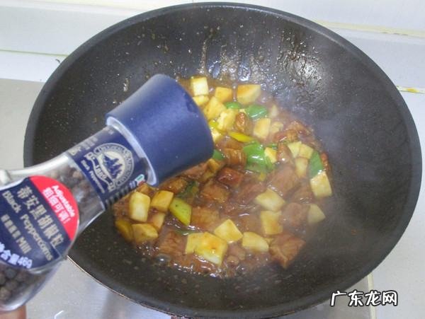 黑椒菠萝牛肉粒的做法,黑椒牛肉粒怎么做好吃又嫩