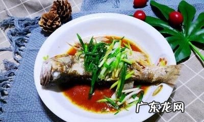 清蒸鲈鱼用蚝油可以,清蒸鲈鱼的汤汁怎样调才最好吃