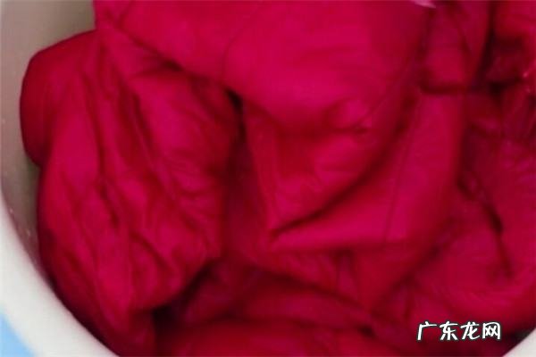 怎么样去除衣服上的斑点,应该怎么去除衣服上的霉点