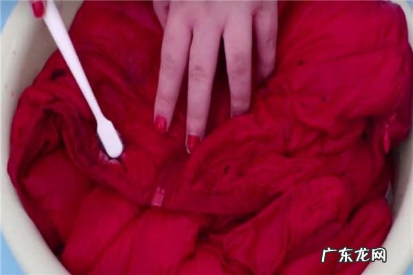 怎么样去除衣服上的斑点,应该怎么去除衣服上的霉点