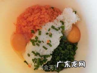剩米饭烙饼的做法,用剩米饭烙饼的做法