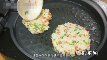 剩米饭烙饼的做法,用剩米饭烙饼的做法