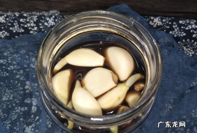 白醋腊八蒜正确方法,腌腊八蒜的正确方法保持新鲜口感