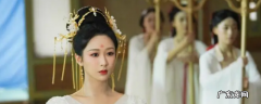 小夭在相柳身上扔过什么 小夭与相柳